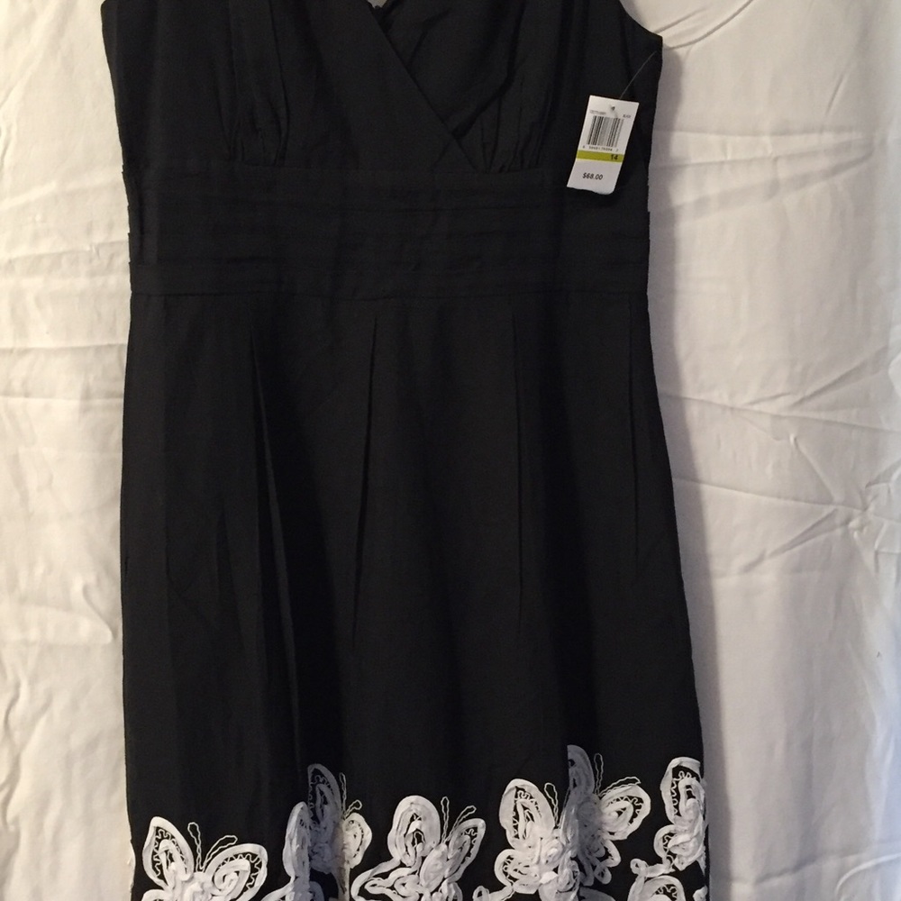 Fresh black cotton dress NWT gorgeous lace trim